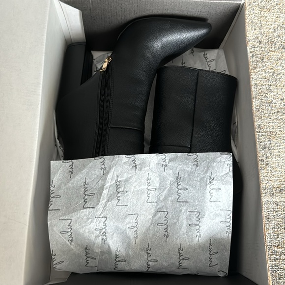 Never worn Lulu's black Dawson black pebble over the ankle heels - Picture 4 of 5